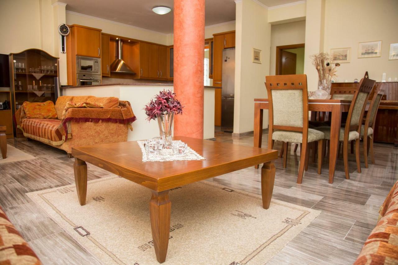 Veta'S Spacious Central Apartment Serres Exterior photo